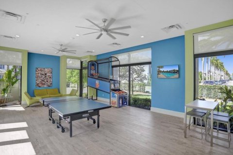 Townhouse in Doral, Florida 3 bedrooms, 259.1 sq.m. № 2087072 - photo 12
