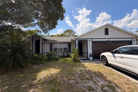 House in Port St. Lucie, Florida 3 bedrooms, 128.48 sq.m. № 2185324