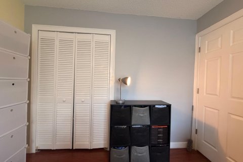 House in Port St. Lucie, Florida 3 bedrooms, 128.48 sq.m. № 2185324 - photo 23