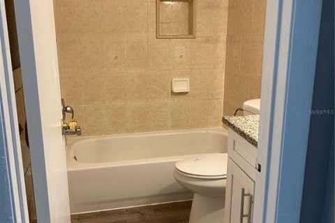 Condo in Tampa, Florida, 2 bedrooms  № 1870483 - photo 13
