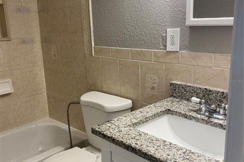 Condo in Tampa, Florida, 2 bedrooms  № 1870483 - photo 15
