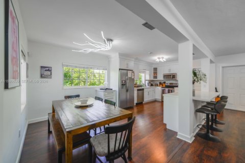 Villa ou maison à louer à Coral Gables, Floride: 3 chambres, 160.81 m2 № 2060535 - photo 16