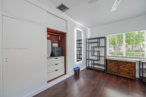 Villa ou maison à louer à Coral Gables, Floride: 3 chambres, 160.81 m2 № 2060535 - photo 21
