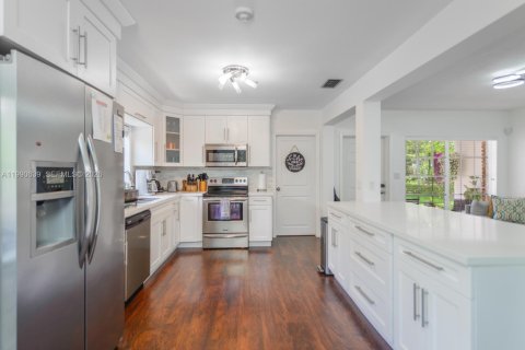 Villa ou maison à louer à Coral Gables, Floride: 3 chambres, 160.81 m2 № 2060535 - photo 12