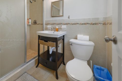 Villa ou maison à louer à Coral Gables, Floride: 3 chambres, 160.81 m2 № 2060535 - photo 29