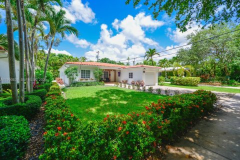 Villa ou maison à Coral Gables, Floride 3 chambres, 160.81 m2 № 2060535