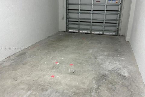 Adosado en alquiler en Miami, Florida, 3 dormitorios № 2055459 - foto 6