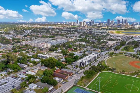 Propiedad comercial en venta en Hallandale Beach, Florida, 1299.7 m2 № 2084908 - foto 25
