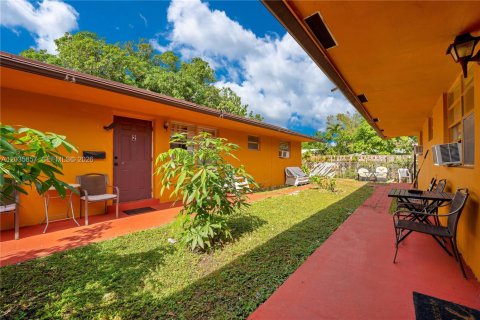 Propiedad comercial en venta en Hallandale Beach, Florida, 1299.7 m2 № 2084908 - foto 8