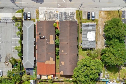 Propiedad comercial en venta en Hallandale Beach, Florida, 1299.7 m2 № 2084908 - foto 21