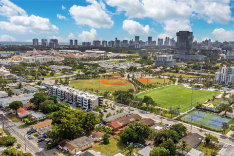 Propiedad comercial en venta en Hallandale Beach, Florida, 1299.7 m2 № 2084908 - foto 22