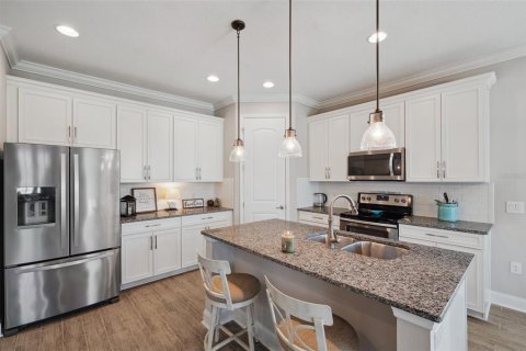 House in Tarpon Springs, Florida 4 bedrooms, 177.07 sq.m. № 1721058 - photo 8