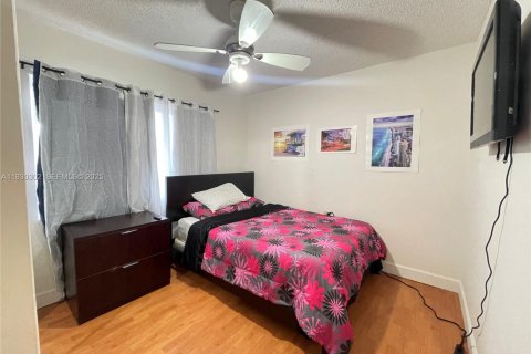 Купить виллу или дом в Майами, Флорида 4 спальни, 159.61м2, № 2034498 - фото 11