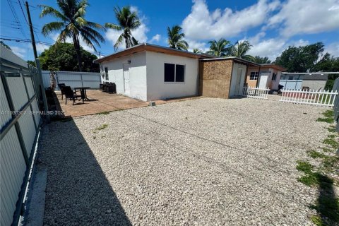 Купить виллу или дом в Майами, Флорида 4 спальни, 159.61м2, № 2034498 - фото 15