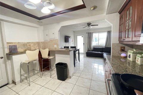 Купить виллу или дом в Майами, Флорида 4 спальни, 159.61м2, № 2034498 - фото 9