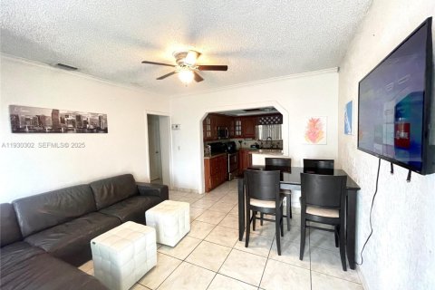 Купить виллу или дом в Майами, Флорида 4 спальни, 159.61м2, № 2034498 - фото 6