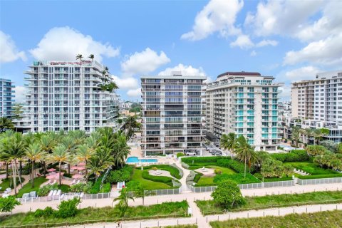 Купить кондоминиум в Серфсайд, Флорида 2 спальни, 108.7м2, № 1959034 - фото 23