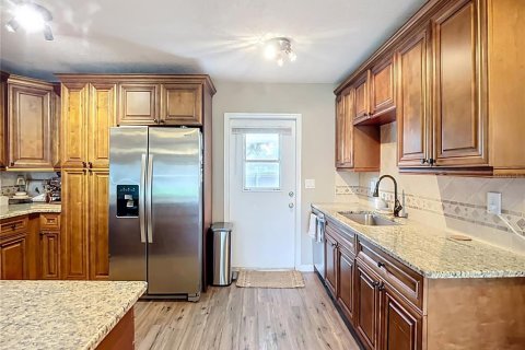 Apartment in Brandon, Florida 2 bedrooms, 92.9 sq.m. № 1883431 - photo 7
