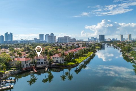 Casa en venta en Hollywood, Florida, 4 dormitorios, 286.32 m2 № 1896864 - foto 4