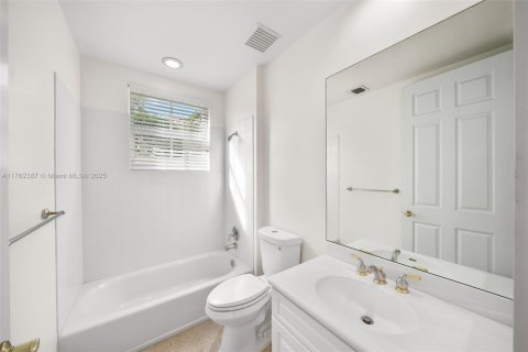 Casa en venta en Hollywood, Florida, 4 dormitorios, 286.32 m2 № 1896864 - foto 18