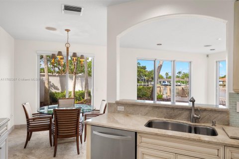 Casa en venta en Hollywood, Florida, 4 dormitorios, 286.32 m2 № 1896864 - foto 21