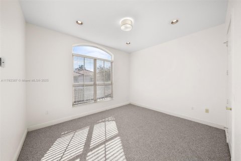 Casa en venta en Hollywood, Florida, 4 dormitorios, 286.32 m2 № 1896864 - foto 30