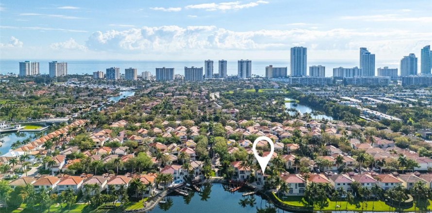 Casa en Hollywood, Florida 4 dormitorios, 286.32 m2 № 1896864