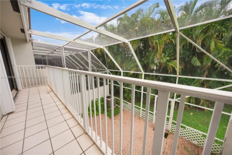 Townhouse in Doral, Florida 3 bedrooms, 176.33 sq.m. № 1889618 - photo 30