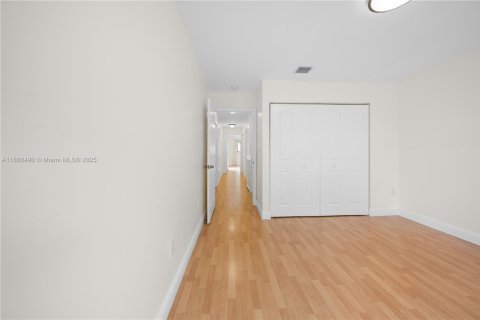 Townhouse in Doral, Florida 3 bedrooms, 176.33 sq.m. № 1889618 - photo 24