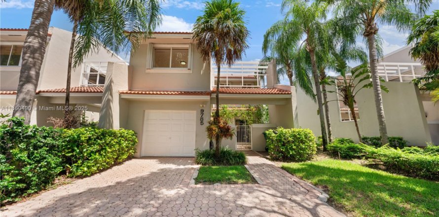 Townhouse in Doral, Florida 3 bedrooms, 176.33 sq.m. № 1889618