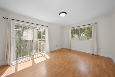 Townhouse in Doral, Florida 3 bedrooms, 176.33 sq.m. № 1889618 - photo 26
