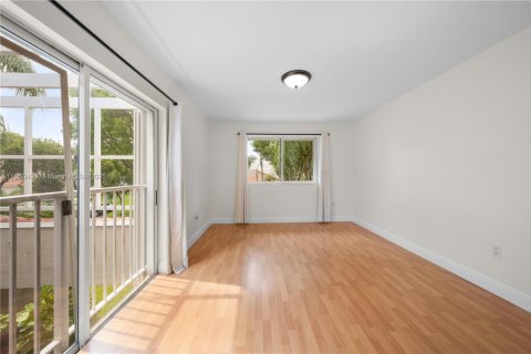 Townhouse in Doral, Florida 3 bedrooms, 176.33 sq.m. № 1889618 - photo 25