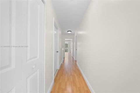 Townhouse in Doral, Florida 3 bedrooms, 176.33 sq.m. № 1889618 - photo 22