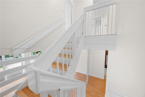 Townhouse in Doral, Florida 3 bedrooms, 176.33 sq.m. № 1889618 - photo 18
