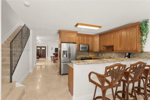 Townhouse in Miami, Florida 3 bedrooms, 197.7 sq.m. № 1762636 - photo 7