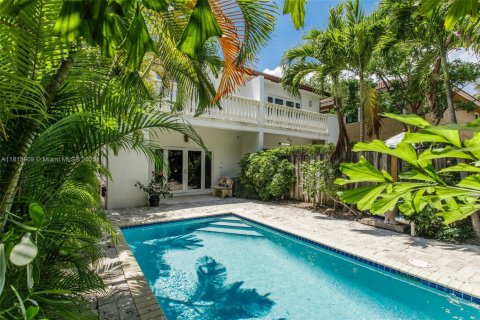 Townhouse in Miami, Florida 3 bedrooms, 197.7 sq.m. № 1762636 - photo 26