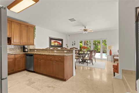 Townhouse in Miami, Florida 3 bedrooms, 197.7 sq.m. № 1762636 - photo 5