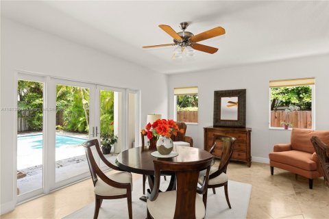 Townhouse in Miami, Florida 3 bedrooms, 197.7 sq.m. № 1762636 - photo 9