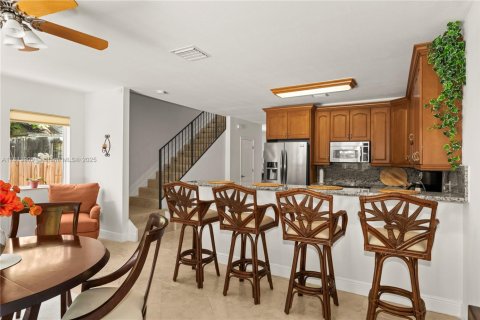 Townhouse in Miami, Florida 3 bedrooms, 197.7 sq.m. № 1762636 - photo 10