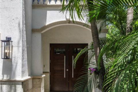 Townhouse in Miami, Florida 3 bedrooms, 197.7 sq.m. № 1762636 - photo 2