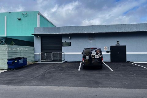 Propiedad comercial en venta en Hollywood, Florida № 2022108 - foto 1