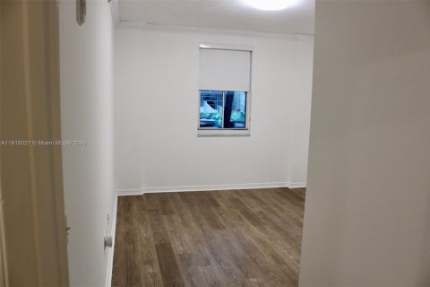 Купить кондоминиум в Серфсайд, Флорида 2 спальни, 92.62м2, № 1970209 - фото 18