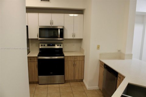 Купить кондоминиум в Серфсайд, Флорида 2 спальни, 92.62м2, № 1970209 - фото 3