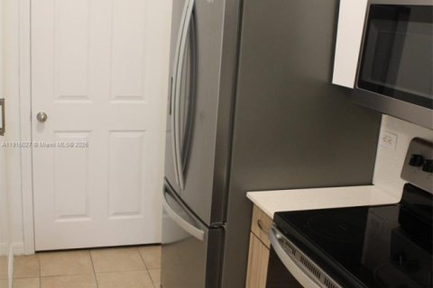 Купить кондоминиум в Серфсайд, Флорида 2 спальни, 92.62м2, № 1970209 - фото 17