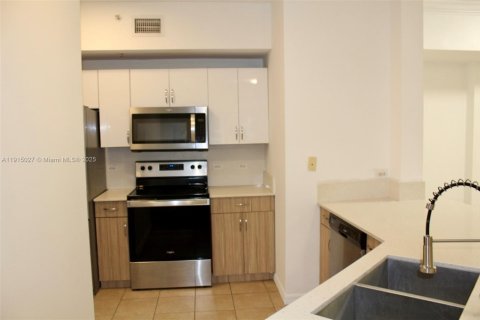 Купить кондоминиум в Серфсайд, Флорида 2 спальни, 92.62м2, № 1970209 - фото 8