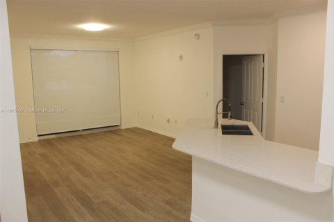 Купить кондоминиум в Серфсайд, Флорида 2 спальни, 92.62м2, № 1970209 - фото 19