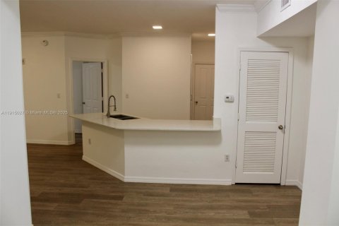 Купить кондоминиум в Серфсайд, Флорида 2 спальни, 92.62м2, № 1970209 - фото 4