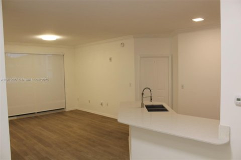 Купить кондоминиум в Серфсайд, Флорида 2 спальни, 92.62м2, № 1970209 - фото 25