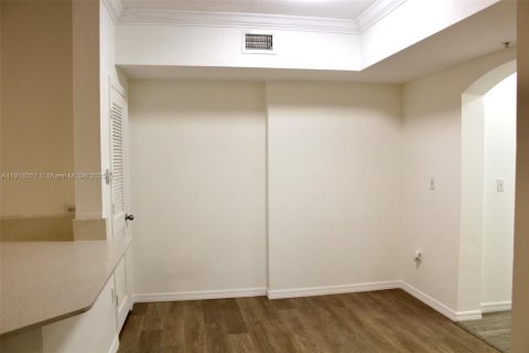 Купить кондоминиум в Серфсайд, Флорида 2 спальни, 92.62м2, № 1970209 - фото 7