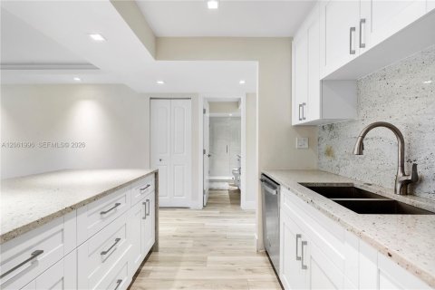 Copropriété à louer à Weston, Floride: 2 chambres, 102.75 m2 № 2191340 - photo 8